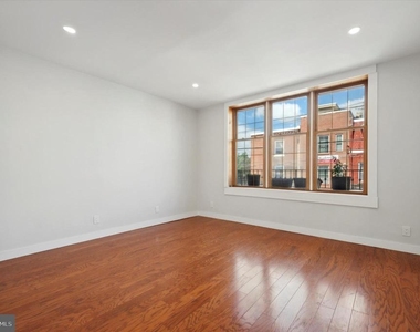 647 N 33rd Street - Photo Thumbnail 7