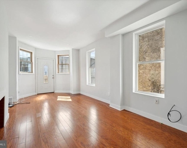 647 N 33rd Street - Photo Thumbnail 5
