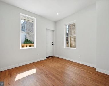 647 N 33rd Street - Photo Thumbnail 3