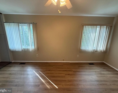9388 Neil Road - Photo Thumbnail 7