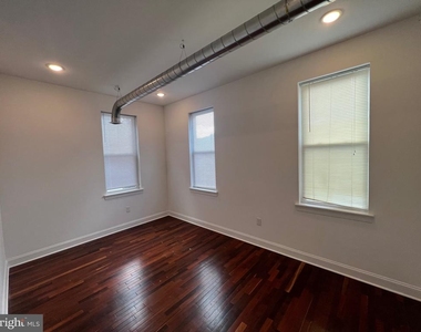 3228 W Diamond Street - Photo Thumbnail 7