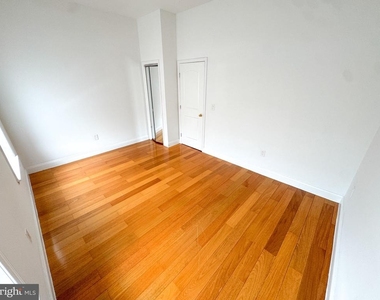 2329 S 15th Street - Photo Thumbnail 4