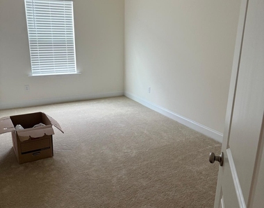 907 Kensley Grv Lane - Photo Thumbnail 7