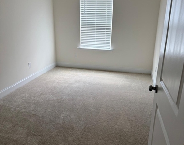 907 Kensley Grv Lane - Photo Thumbnail 8