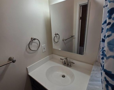 878 N Taylor Street - Photo Thumbnail 23