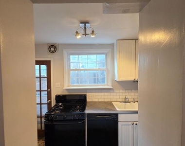 878 N Taylor Street - Photo Thumbnail 11