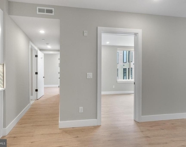 1144 Frankford Avenue - Photo Thumbnail 6