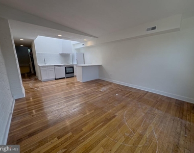 1934 Green Street - Photo Thumbnail 3