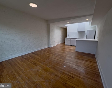 1934 Green Street - Photo Thumbnail 2