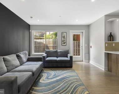 1526 Ridge Avenue - Photo Thumbnail 1