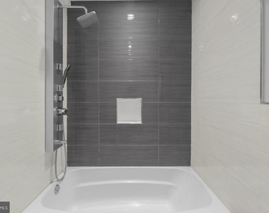 1526 Ridge Avenue - Photo Thumbnail 16