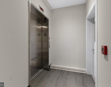 1526 Ridge Avenue - Photo Thumbnail 25