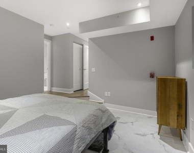 1526 Ridge Avenue - Photo Thumbnail 20