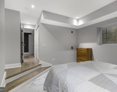 1526 Ridge Avenue - Photo Thumbnail 21