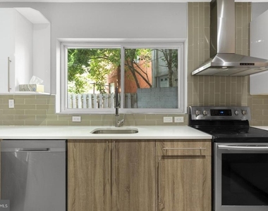 1526 Ridge Avenue - Photo Thumbnail 5