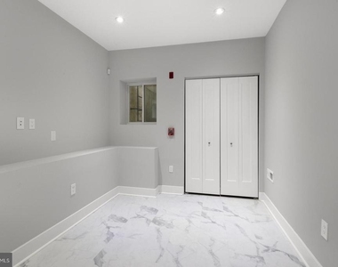 1526 Ridge Avenue - Photo Thumbnail 14