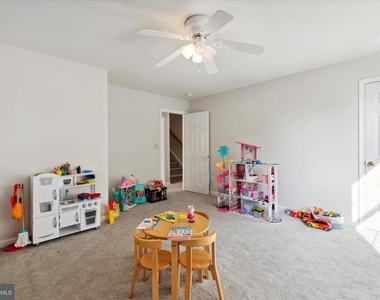535 Gerhard Street - Photo Thumbnail 14