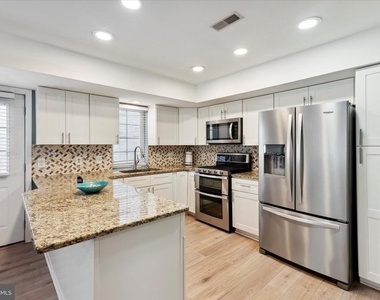 535 Gerhard Street - Photo Thumbnail 4