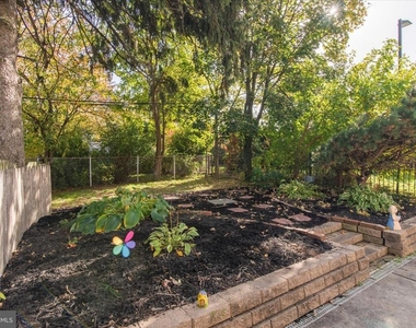 535 Gerhard Street - Photo Thumbnail 3
