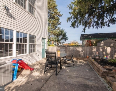 535 Gerhard Street - Photo Thumbnail 2