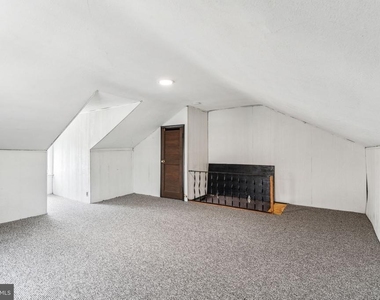 270 Dupont Street - Photo Thumbnail 8