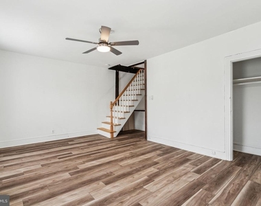 270 Dupont Street - Photo Thumbnail 11