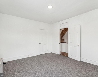 270 Dupont Street - Photo Thumbnail 5