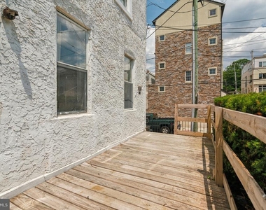 270 Dupont Street - Photo Thumbnail 16
