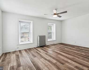 270 Dupont Street - Photo Thumbnail 12