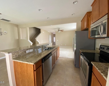 2801 Benevolence Drive - Photo Thumbnail 7