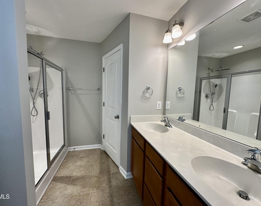 2801 Benevolence Drive - Photo Thumbnail 15