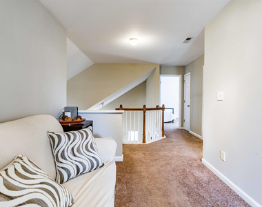 148 Pearson Place - Photo Thumbnail 22