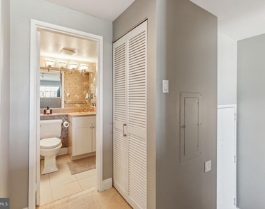 2429 Locust Street - Photo Thumbnail 29