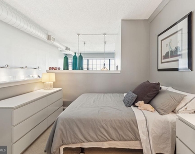 2429 Locust Street - Photo Thumbnail 25