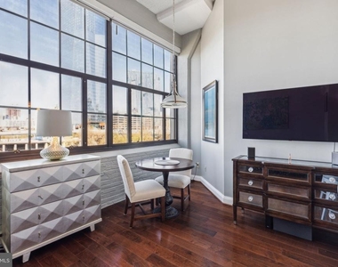 2429 Locust Street - Photo Thumbnail 15