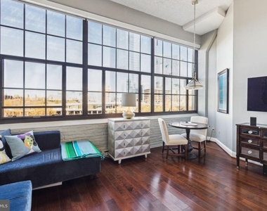 2429 Locust Street - Photo Thumbnail 11