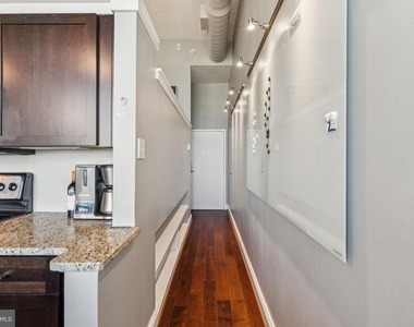 2429 Locust Street - Photo Thumbnail 24