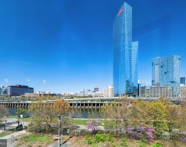 2429 Locust Street - Photo Thumbnail 18