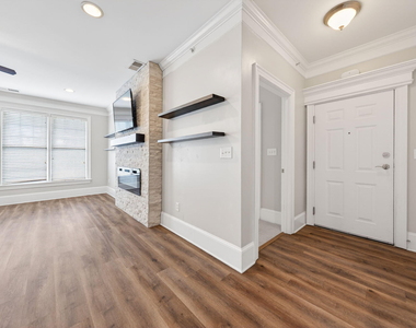 423 Waterford Lake Drive - Photo Thumbnail 6