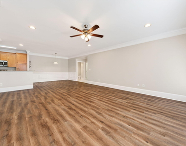 423 Waterford Lake Drive - Photo Thumbnail 21