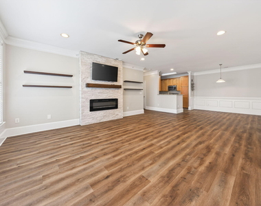 423 Waterford Lake Drive - Photo Thumbnail 17