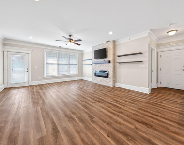 423 Waterford Lake Drive - Photo Thumbnail 13