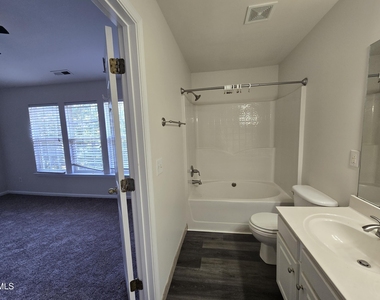 802 Sutter Gate Lane - Photo Thumbnail 18