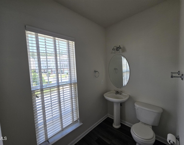 802 Sutter Gate Lane - Photo Thumbnail 13