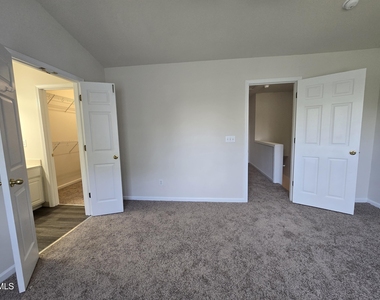 802 Sutter Gate Lane - Photo Thumbnail 16