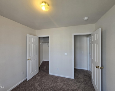 802 Sutter Gate Lane - Photo Thumbnail 12