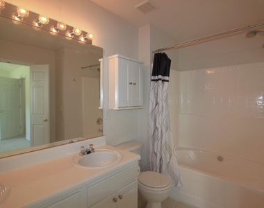 104 Hickory Meadow Circle - Photo Thumbnail 8
