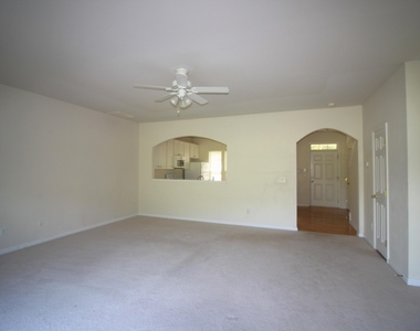 104 Hickory Meadow Circle - Photo Thumbnail 4