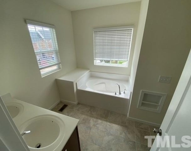 861 Saratoga Drive - Photo Thumbnail 11