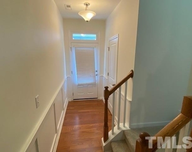 861 Saratoga Drive - Photo Thumbnail 4
